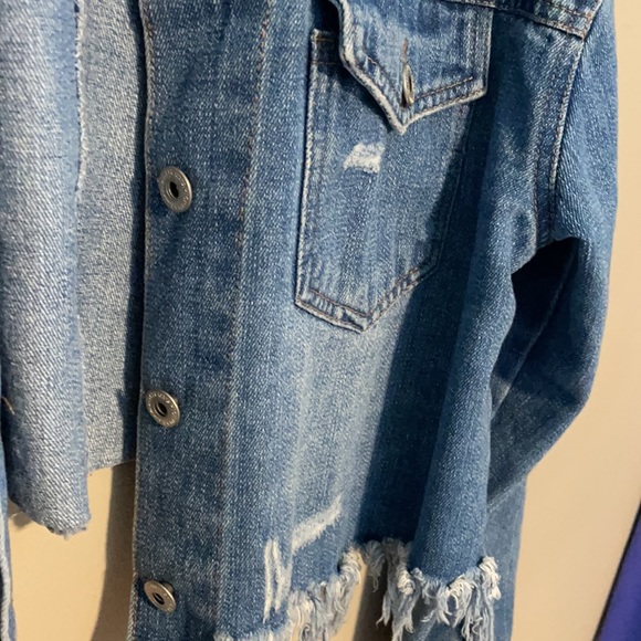 Distressed Cropped Denim Jacket - Picture 10 of 12